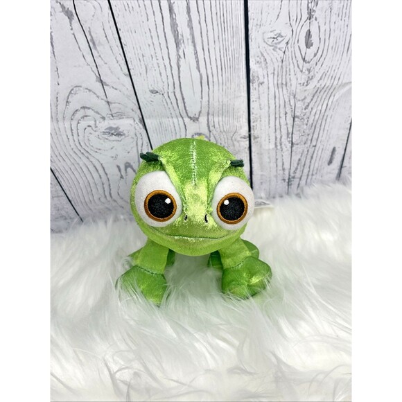 8" Disney Store Rapunzel Pascal Green Chameleon Tangled Stuffed Animal Plush Toy - Picture 5 of 5
